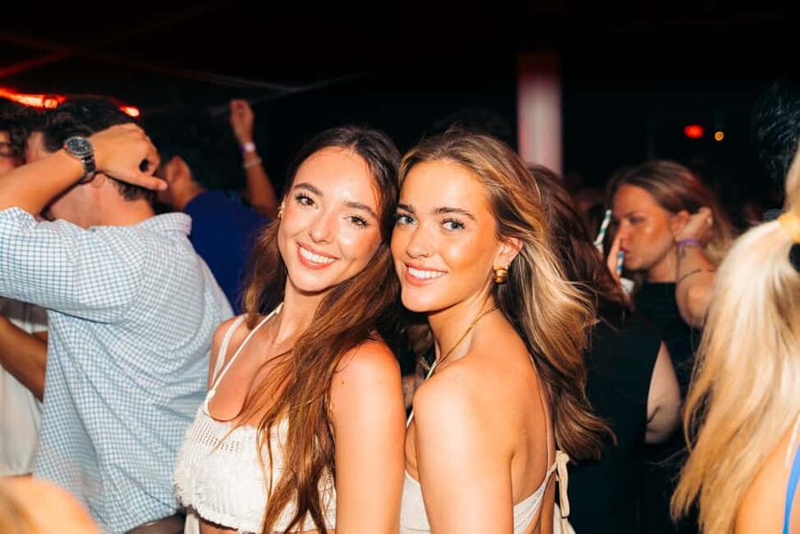 Split: Night Boat Party with Free Shots, Dj and After Party - Drinks, Dress, and the Rules That Affect Your Comfort