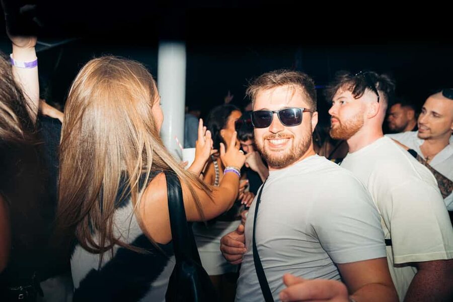 Split: Night Boat Party with Free Shots, Dj and After Party - Who This 4-Hour Party Tour Suits Best