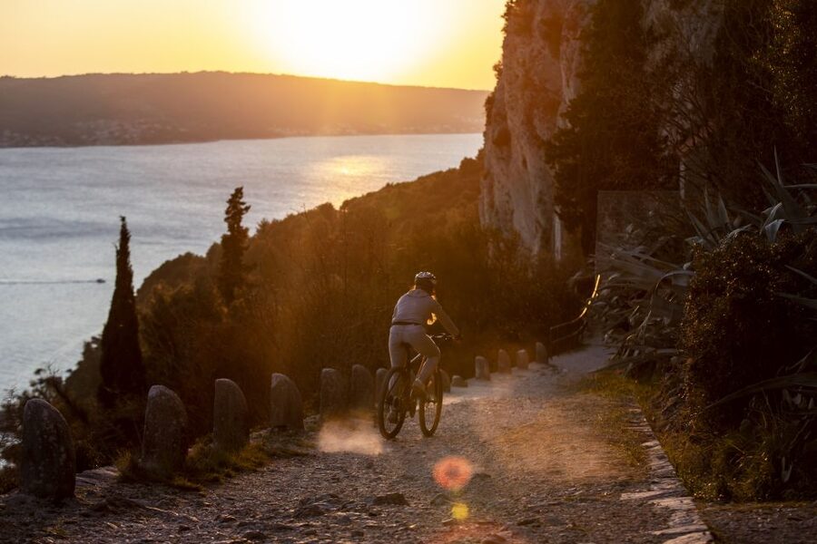 Split: Old Town Guided Bike Tour with Poljud Stadium - Beer at the Finish: Craft Tasting in a Local Pub
