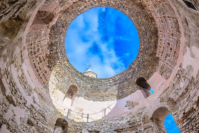Split Old Town History Walking Tour - Vestibulum acoustics and the possible klapa moment