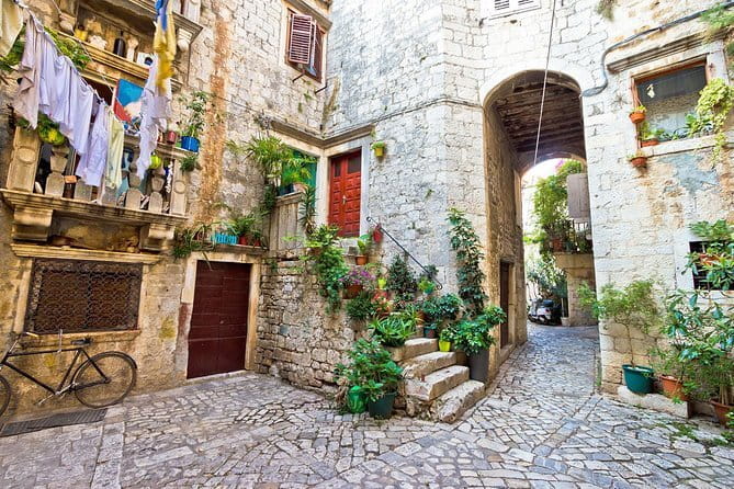 Split Old Town Walking Tour - Walking the Diocletian’s Palace Highlights With Admission Included