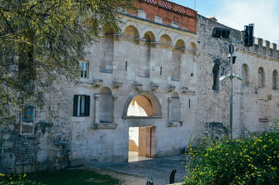 Split: Palace & Old Town Private Walking Tour-Entrance incl. - Key things I’d plan around