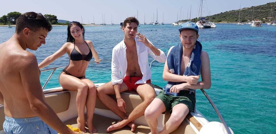 Split: Private Full Day Boat Trip to Blue Lagoon and Trogir - Stomorska Bay lunch: choices at the water’s edge