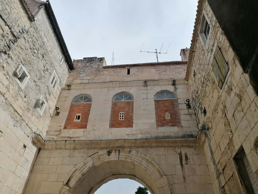 Split; Private Morning Walking Tour in Split - Split on foot in 2 hours: why the timing matters