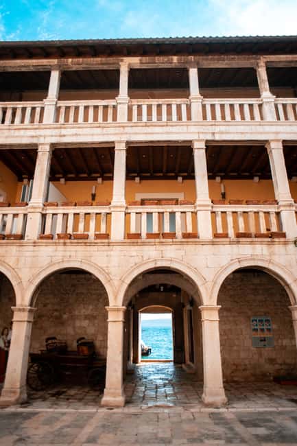 Split: Private tour to Salona, Vitturi castle and Trogir - Trogir UNESCO center: Romanesque-Gothic streets, cathedral square, and walls