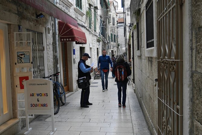 Split Private Walking Tour with a Local - Walking Logistics: Shoes, Weather, and How to Stay Comfortable