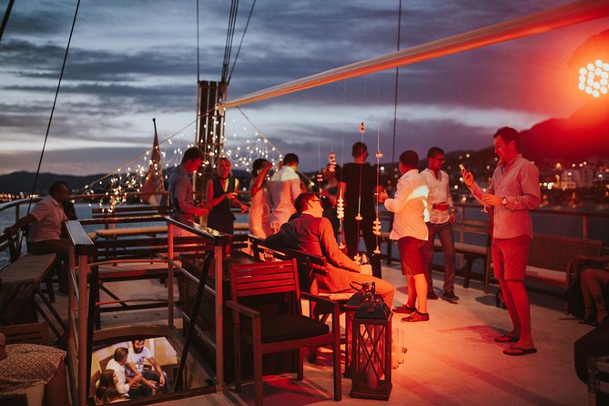 Split Sunset Cruise With Live Music - Live music that matches the sunset, then turns social