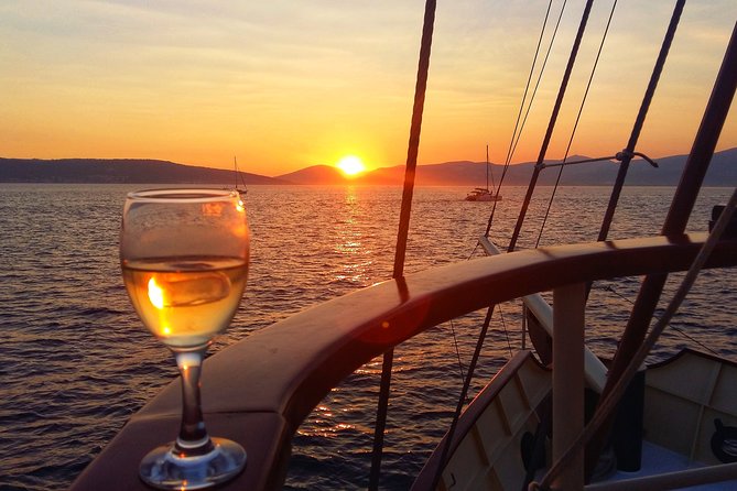 Split:Sunset Cruise with Live Music - Price and value: $81 for 2 hours of drinks plus a band