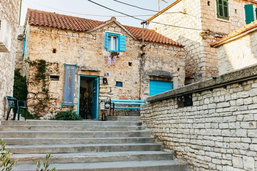 Split/Trogir: Blue Lagoon and 3 Islands Speedboat Tour - Who should book this tour, and who should skip