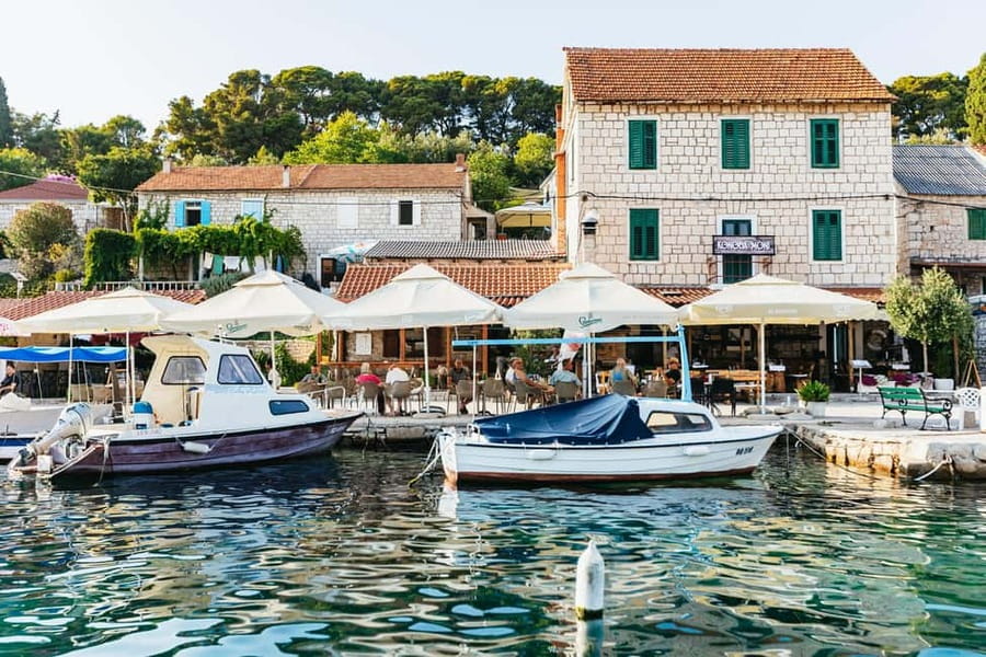 Split/Trogir: Blue lagoon and 3 islands speedboat tour - Trogir stop: quick UNESCO wandering and where to spend that time