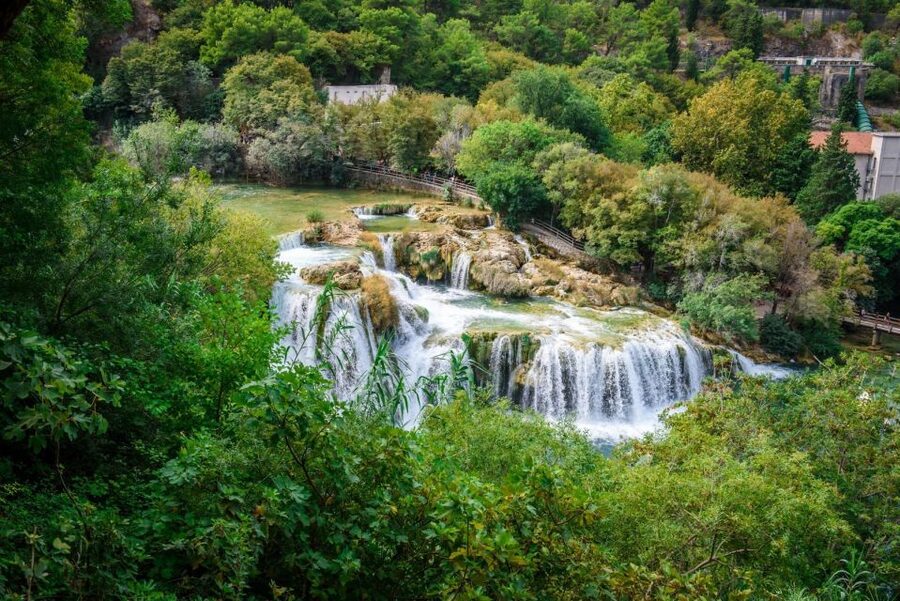 Split/Trogir: Krka National Park Day Trip with Wine Tasting - Wine tasting in a konoba: local pours with a friendly finish