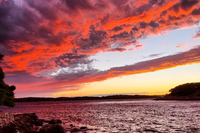 Sunset Kayak Tour in Hvar Town, Croatia - The Sunset Moment: First-Row Seats With Wine and Cheese