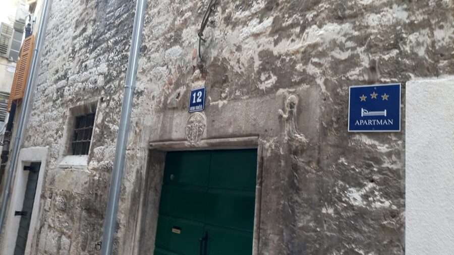 The beauty of the Middle Ages-Šibenik - The square of Four Wells and the largest cistern