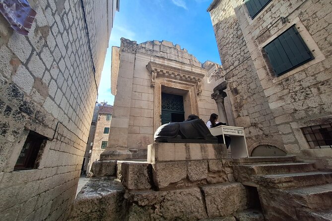 Top-Rated Split Game of Thrones and History City Walk - Dracarys! - Fan Shop, Iron Throne Photo, and The Best Kind of Souvenir Stop
