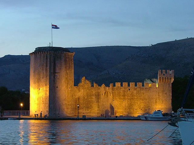 Trogir 1.5-Hour City Tour - Starting at South Tours, then building a 90-minute story