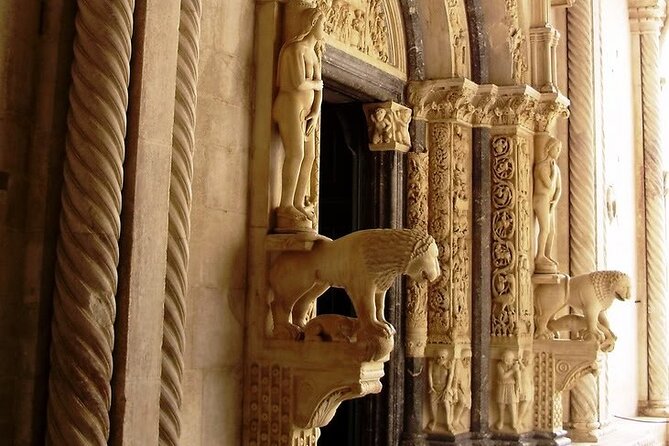 Trogir 1,5-Hour Small Group City Tour - Central Square in Trogir: Your Quick Orientation to the Town’s Layout
