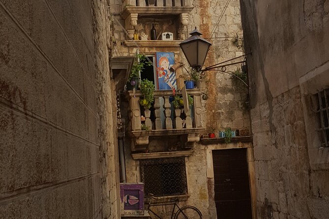 Trogir Old Town History and Monuments Private Guided Walking Tour - St. Lawrence’s Cathedral: optional, but worth deciding on purpose