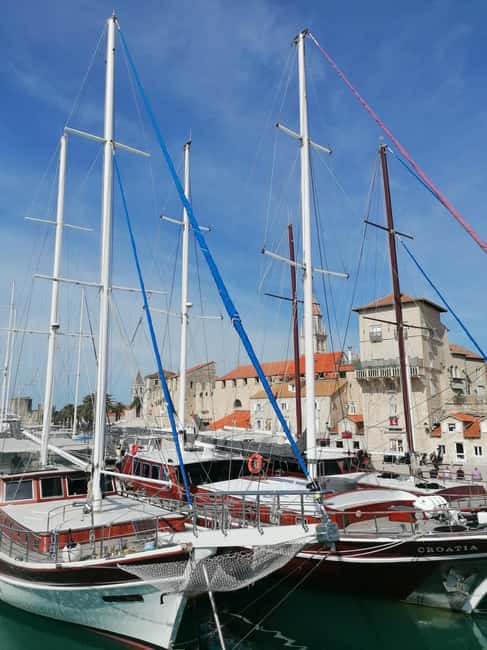 Trogir; Private walking tour of higlights of Trogir - Cipiko Palaces: noble power you can read in stone