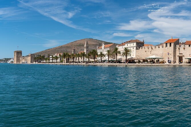 Trogir walking tour with a local guide - Garagnin-Fonfogna palaces and the North Gate area