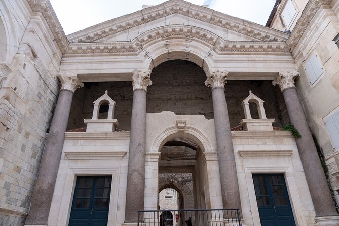 Walking tour of Diocletian's Palace in Split - How the guide experience shapes the whole tour