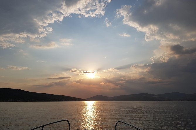 Water Taxi Ride from Hvar to Split Airport - Drinks and Comfort: Simple, Not Complicated